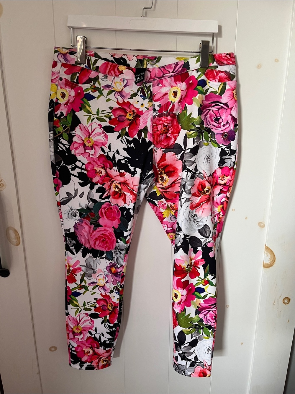 HUE Pink Floral Ankle Pull On Pants with Green Leaf Accents